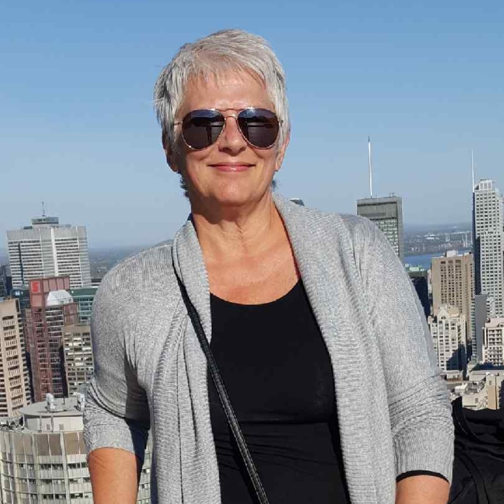 Meet your Posher, Suzanne